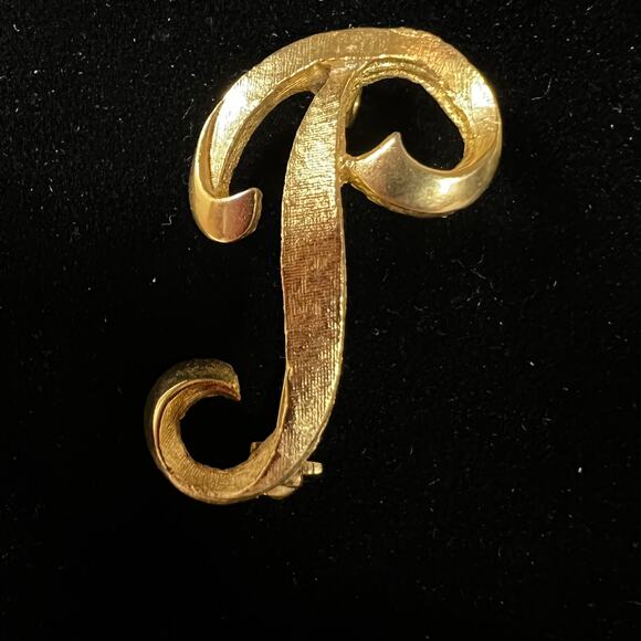 Brooch P J or T Monogram Letter, Gold Tone Vintage Pin - Picture 3 of 7